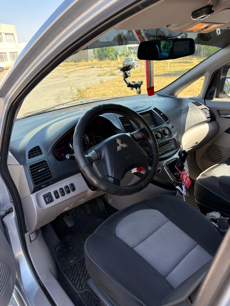 Mitsubishi Grandis 7 МЕСТА/ОБСЛУЖЕН, снимка 5 - Автомобили и джипове - 50797268