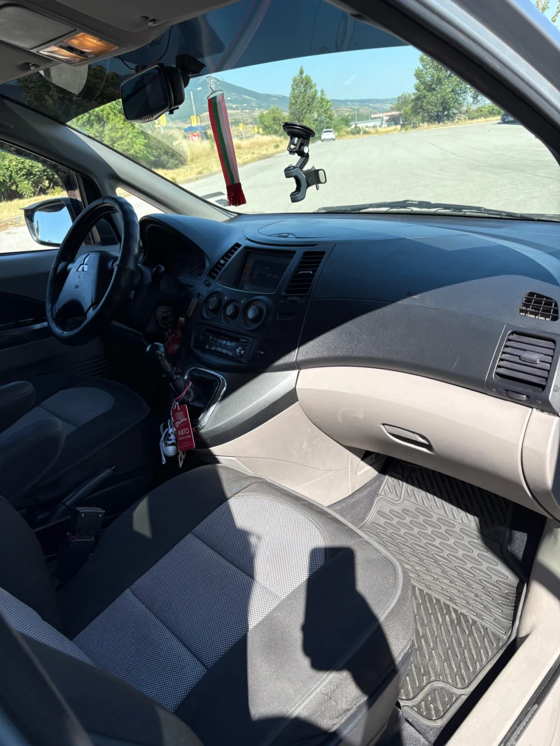 Mitsubishi Grandis 7 МЕСТА/ОБСЛУЖЕН, снимка 8 - Автомобили и джипове - 50797268