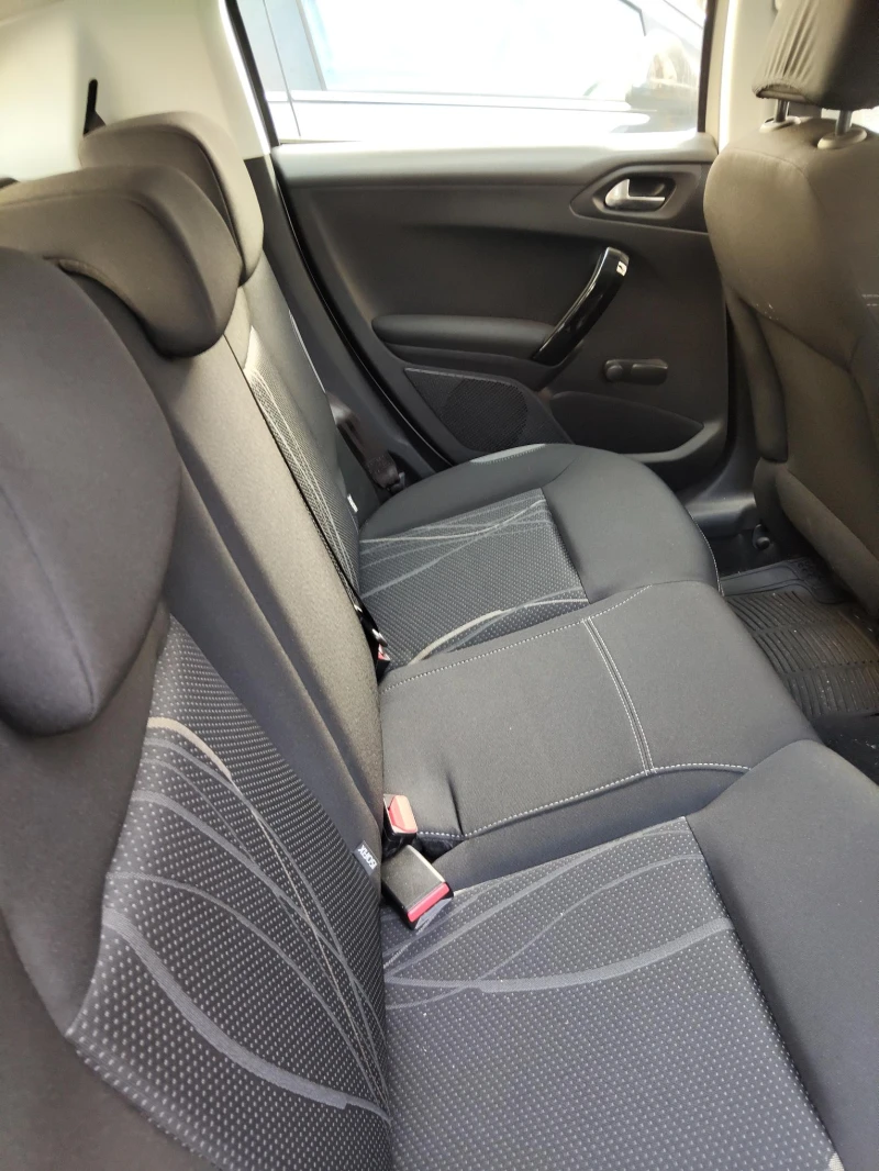 Peugeot 208, снимка 6 - Автомобили и джипове - 52522973