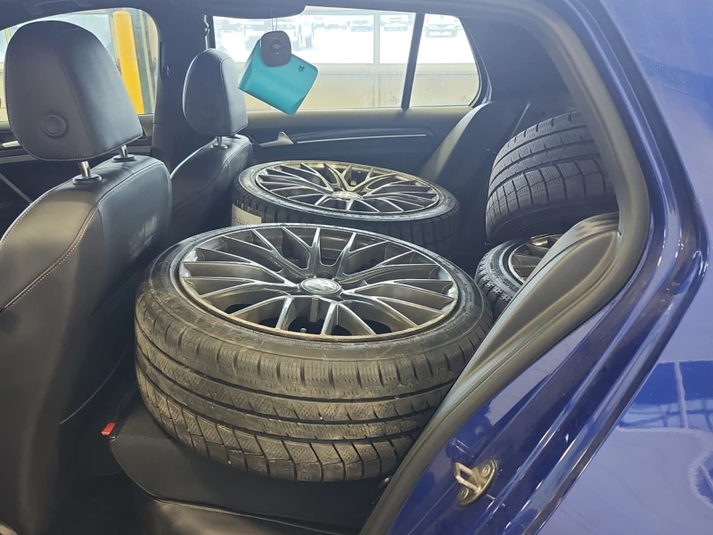 VW Golf * R* CARFAX * БЕЗ ПЪРВОНАЧАЛНА ВНОСКА, снимка 8 - Автомобили и джипове - 52706869