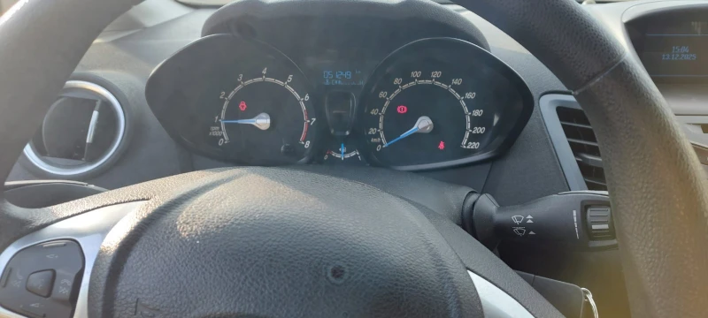 Ford Fiesta 1.0, снимка 10 - Автомобили и джипове - 52775691