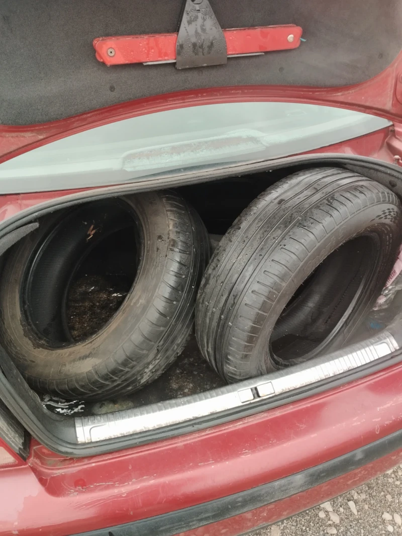 VW Bora 1.6 , снимка 8 - Автомобили и джипове - 53269391