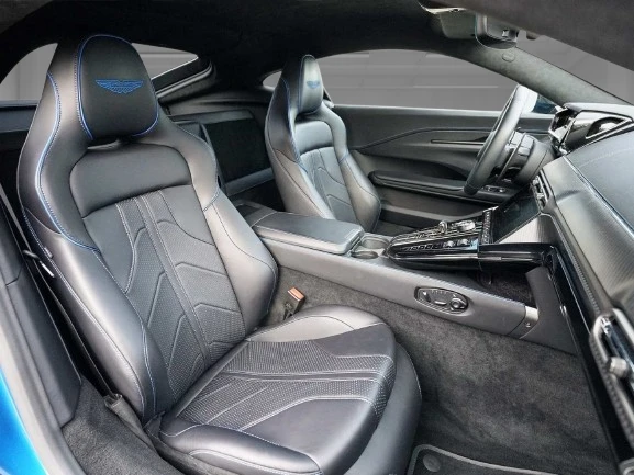 Aston Martin V8 Vantage = Black Pack = Гаранция, снимка 11 - Автомобили и джипове - 56208425