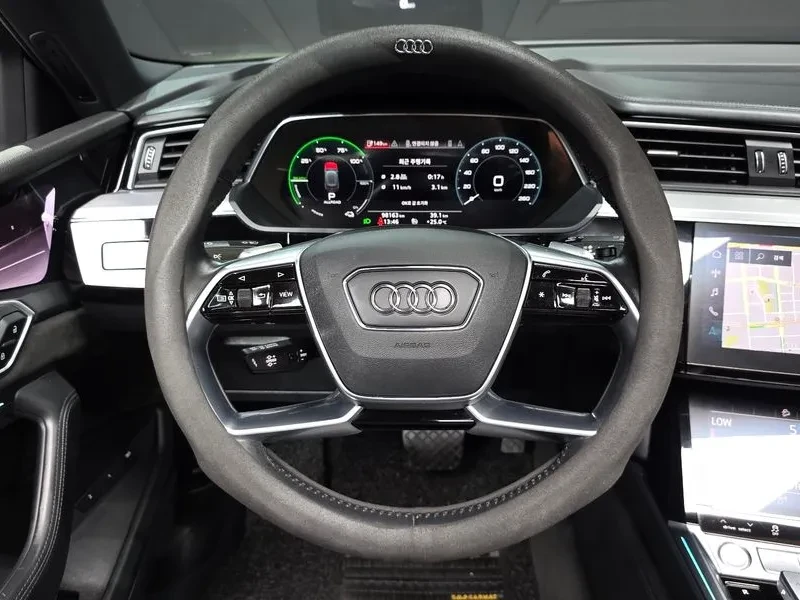 Audi E-Tron 40 Premium - ���� 30% ����� | Mobile.bg � ����������� 12
