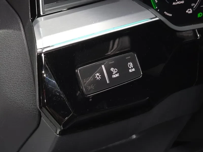 Audi E-Tron 40 Premium - ���� 30% ����� | Mobile.bg � ����������� 15