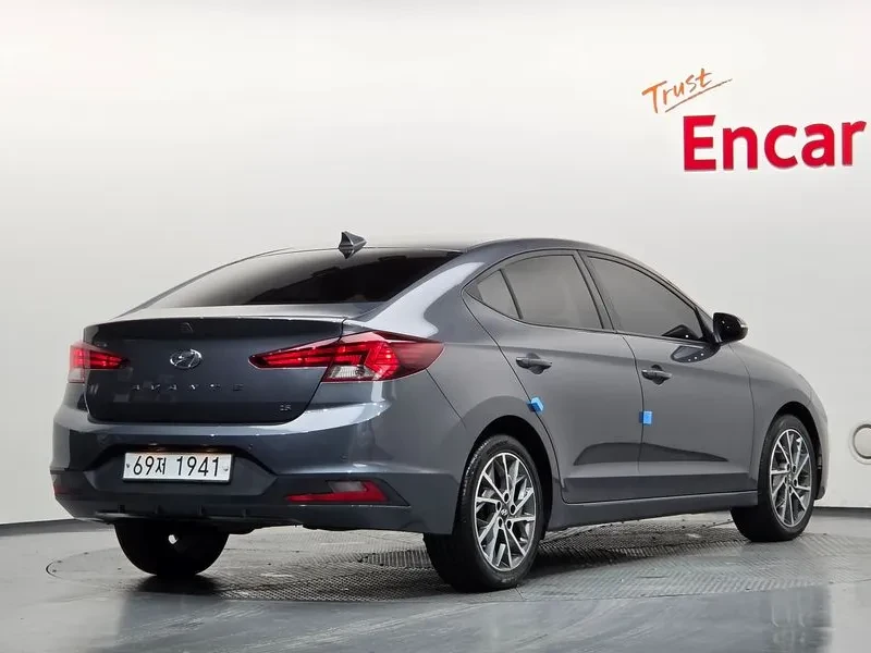 Hyundai Elantra AVANTE 1.6 STYLE  ���������| �������| ������ | Mobile.bg � ����������� 2