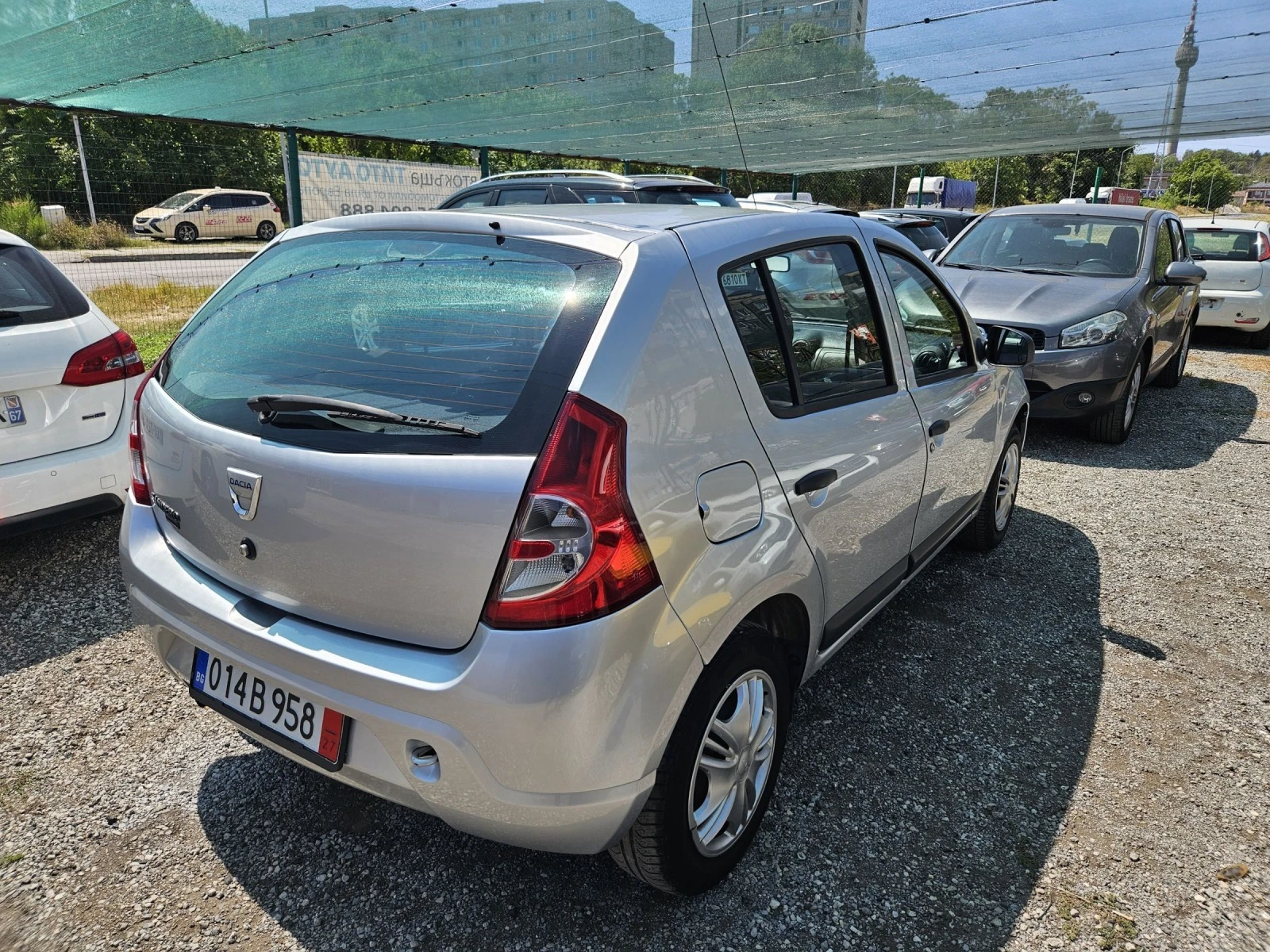 Dacia Sandero 1.4i..75кс..GPL..КЛИМАТИК ..ИТАЛИЯ - изображение 8