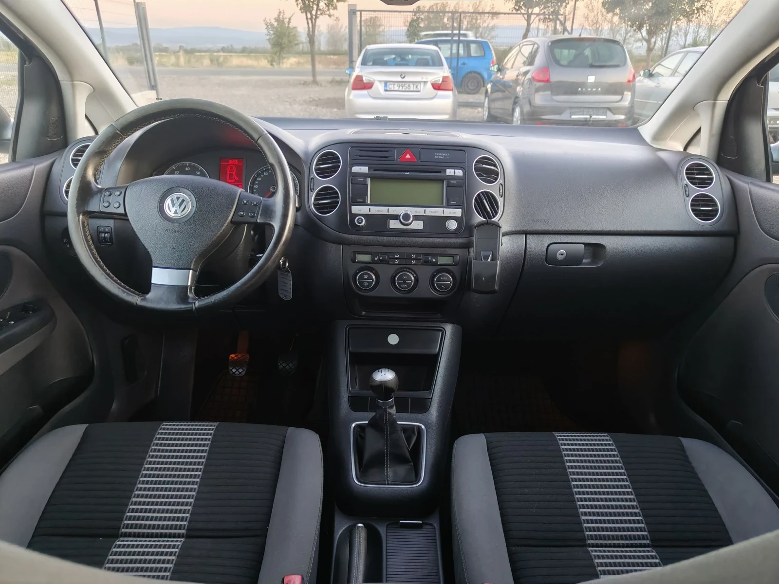 VW Golf Plus 1.6 102 КС Klima Navi  - изображение 9