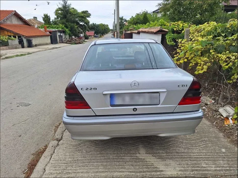 Mercedes-Benz C 220  - изображение 2