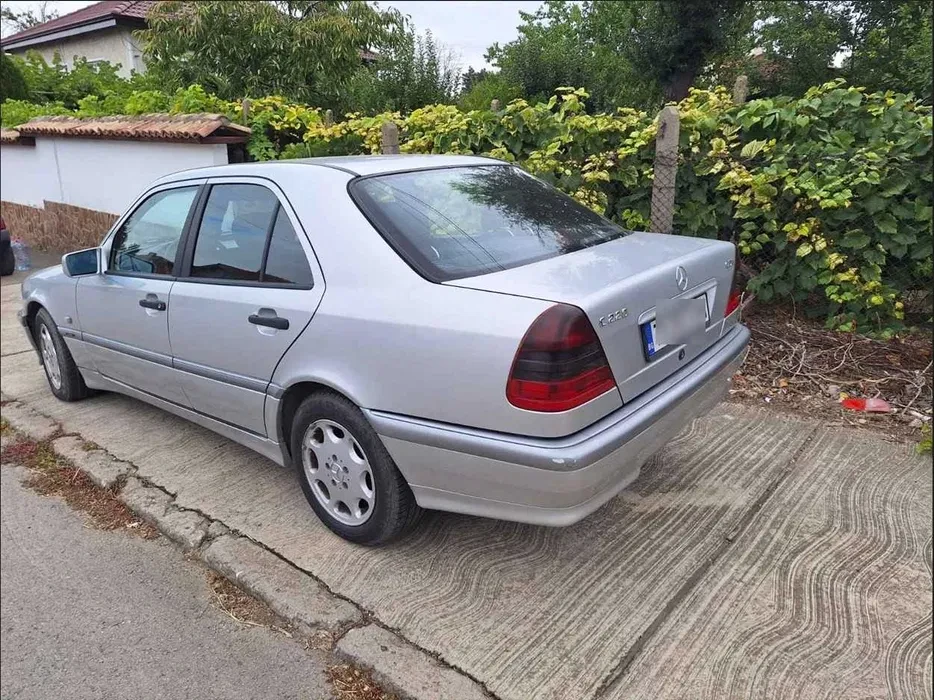 Mercedes-Benz C 220  - изображение 3