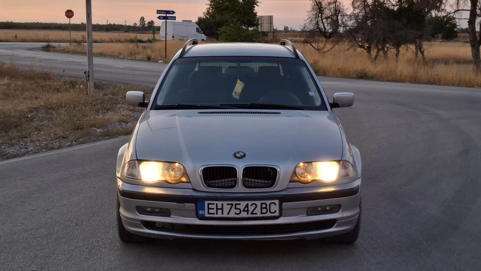 BMW 320  E46 2.0 136KC  - изображение 2