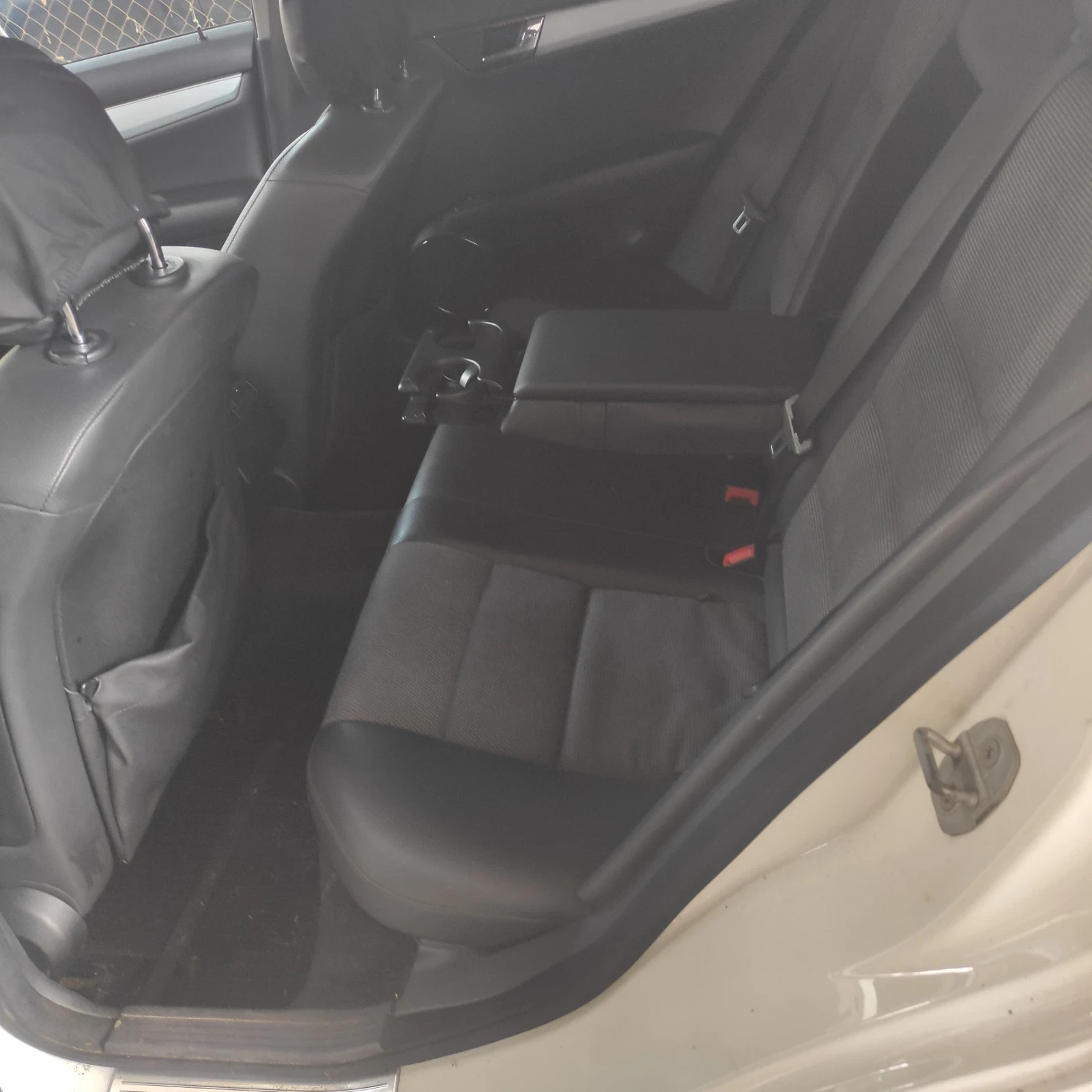 Mercedes-Benz C 180 Avantgarde  Автомат LPG - изображение 7