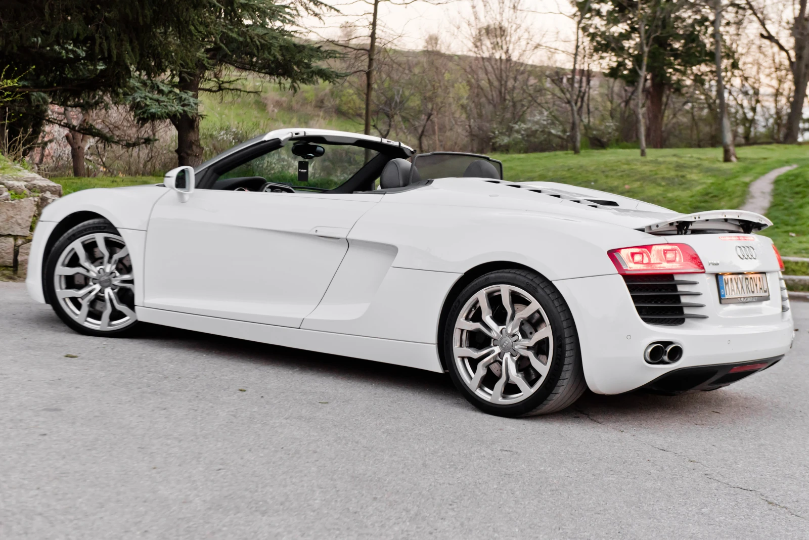 Audi R8 Spyder, снимка 7 - Автомобили и джипове - 54151144