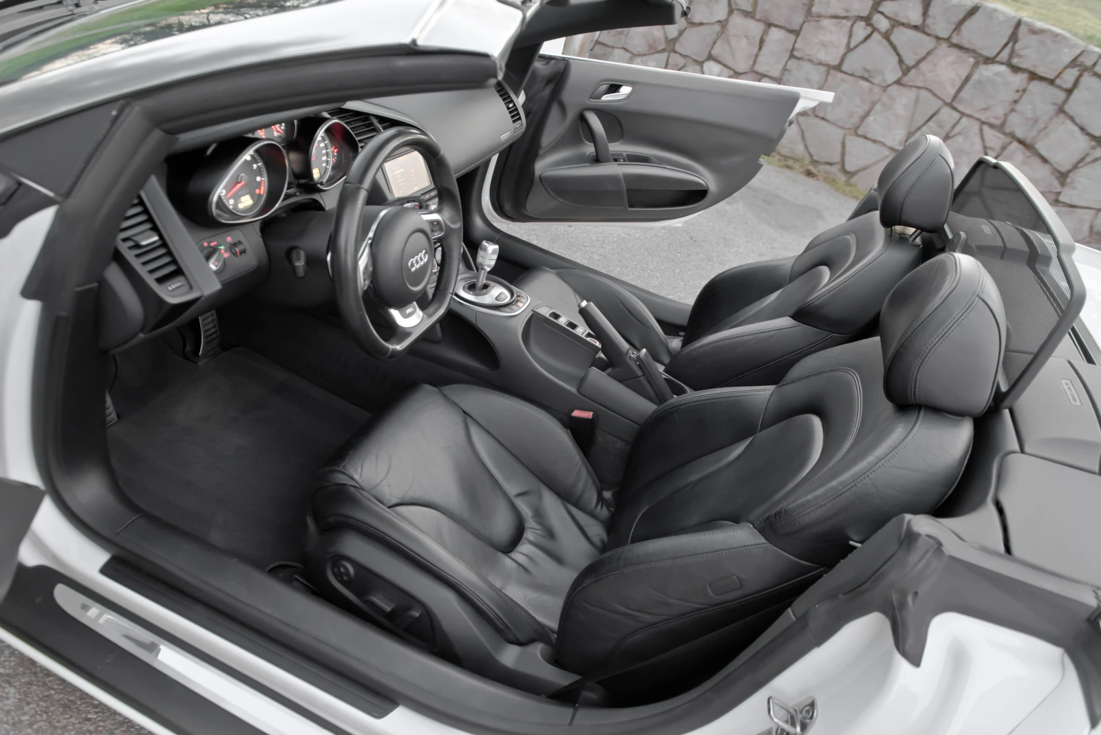 Audi R8 Spyder, снимка 10 - Автомобили и джипове - 54151144