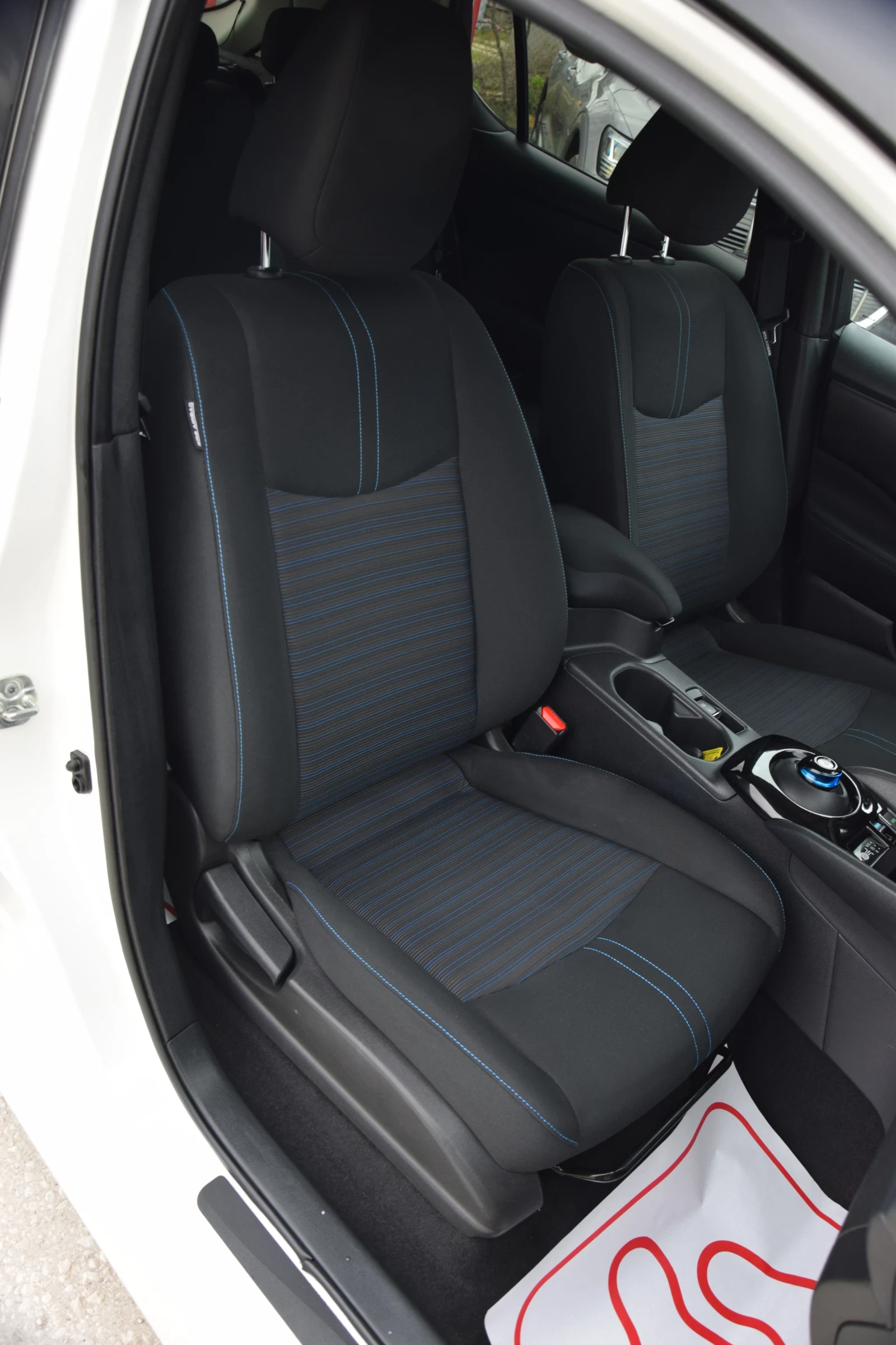 Nissan Leaf  e+ N Connecta 62kw 218 hp, снимка 13 - Автомобили и джипове - 54330711