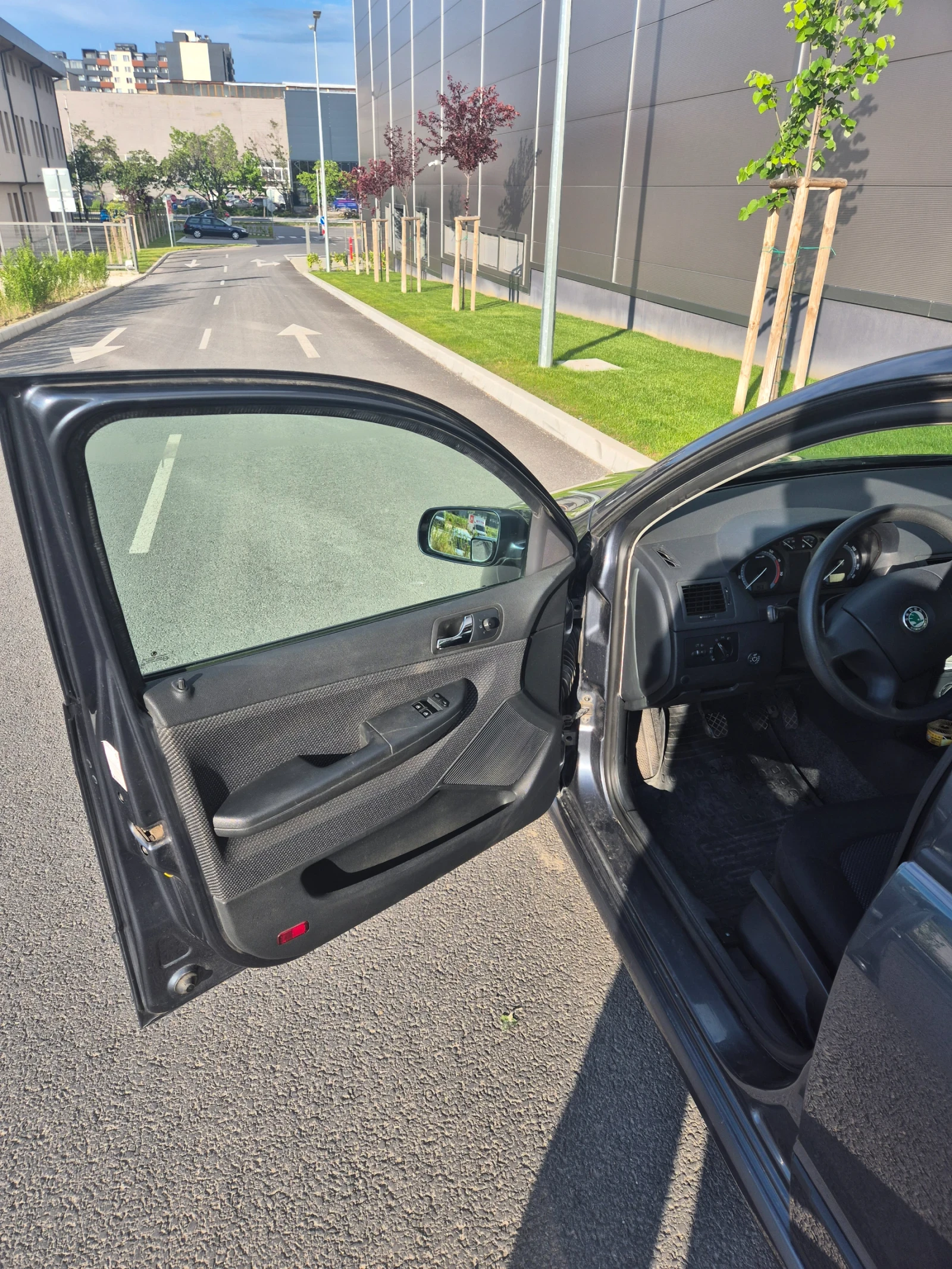 Skoda Fabia 1.4, 16V 80кс. BUD, снимка 6 - Автомобили и джипове - 54544320
