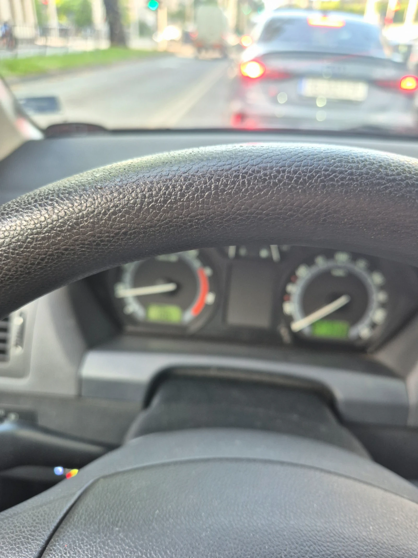 Skoda Fabia 1.4, 16V 80кс. BUD, снимка 13 - Автомобили и джипове - 54544320