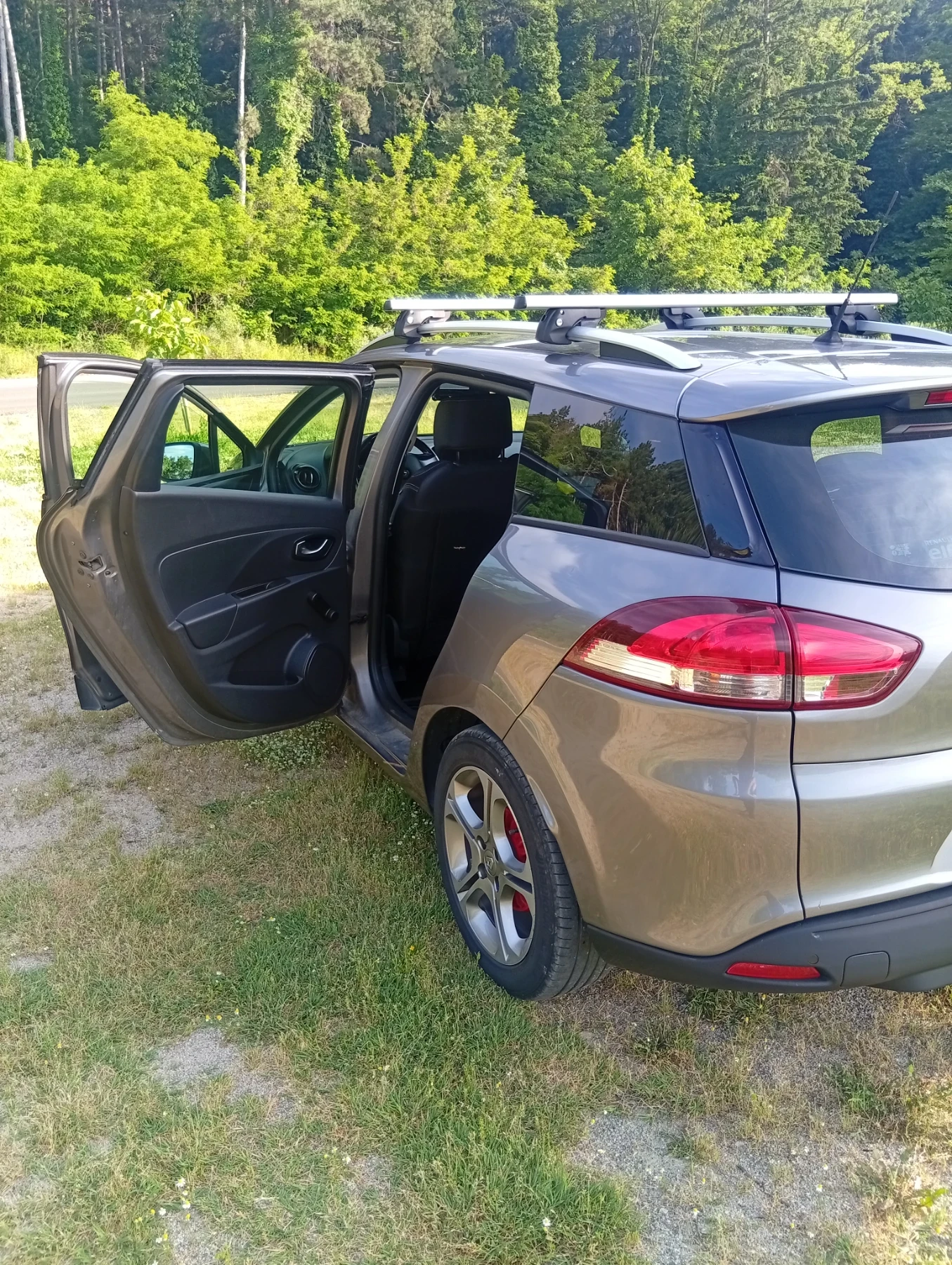 Renault Clio 1.5DCI, снимка 10 - Автомобили и джипове - 54703641