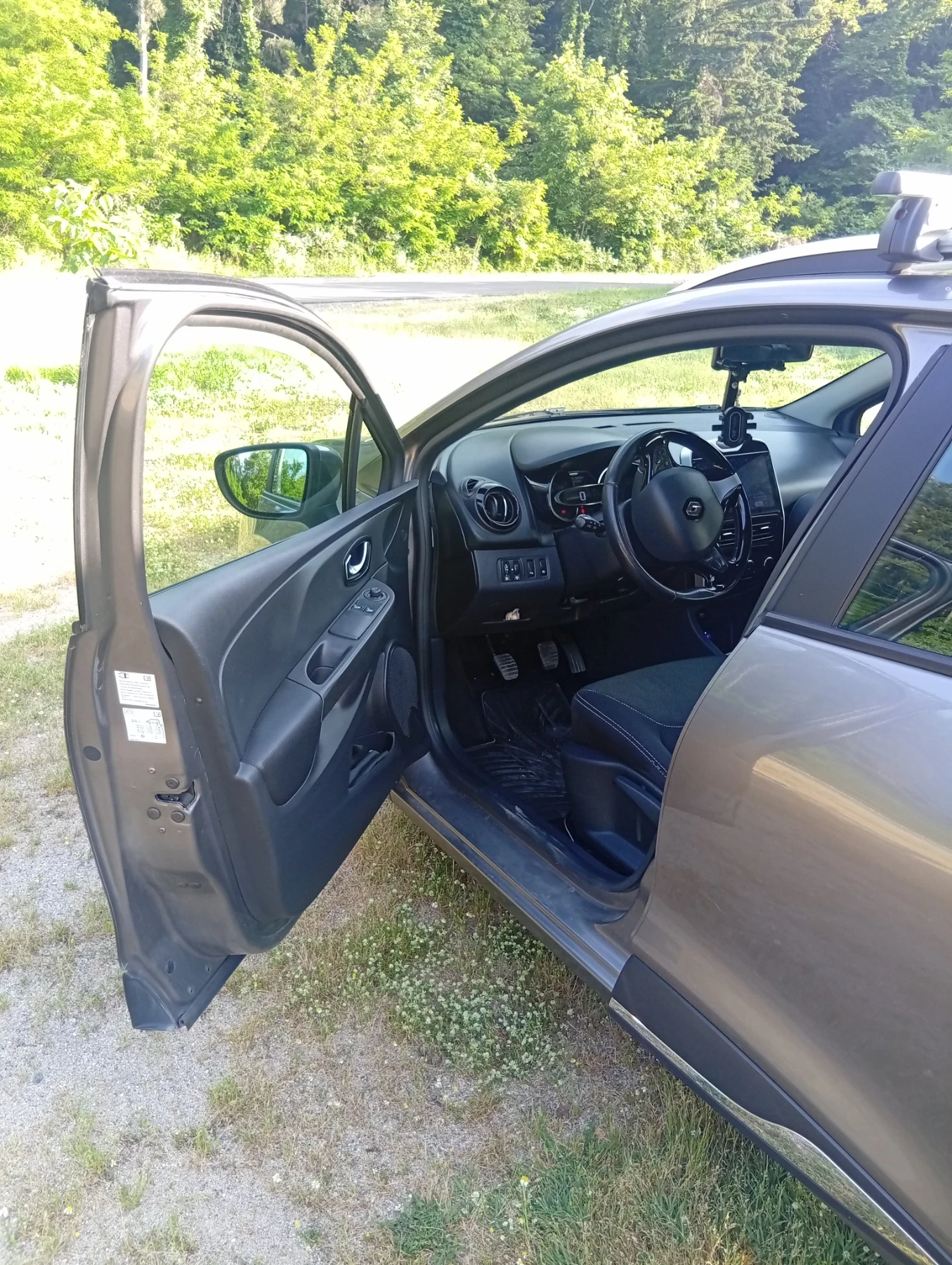 Renault Clio 1.5DCI, снимка 9 - Автомобили и джипове - 54703641