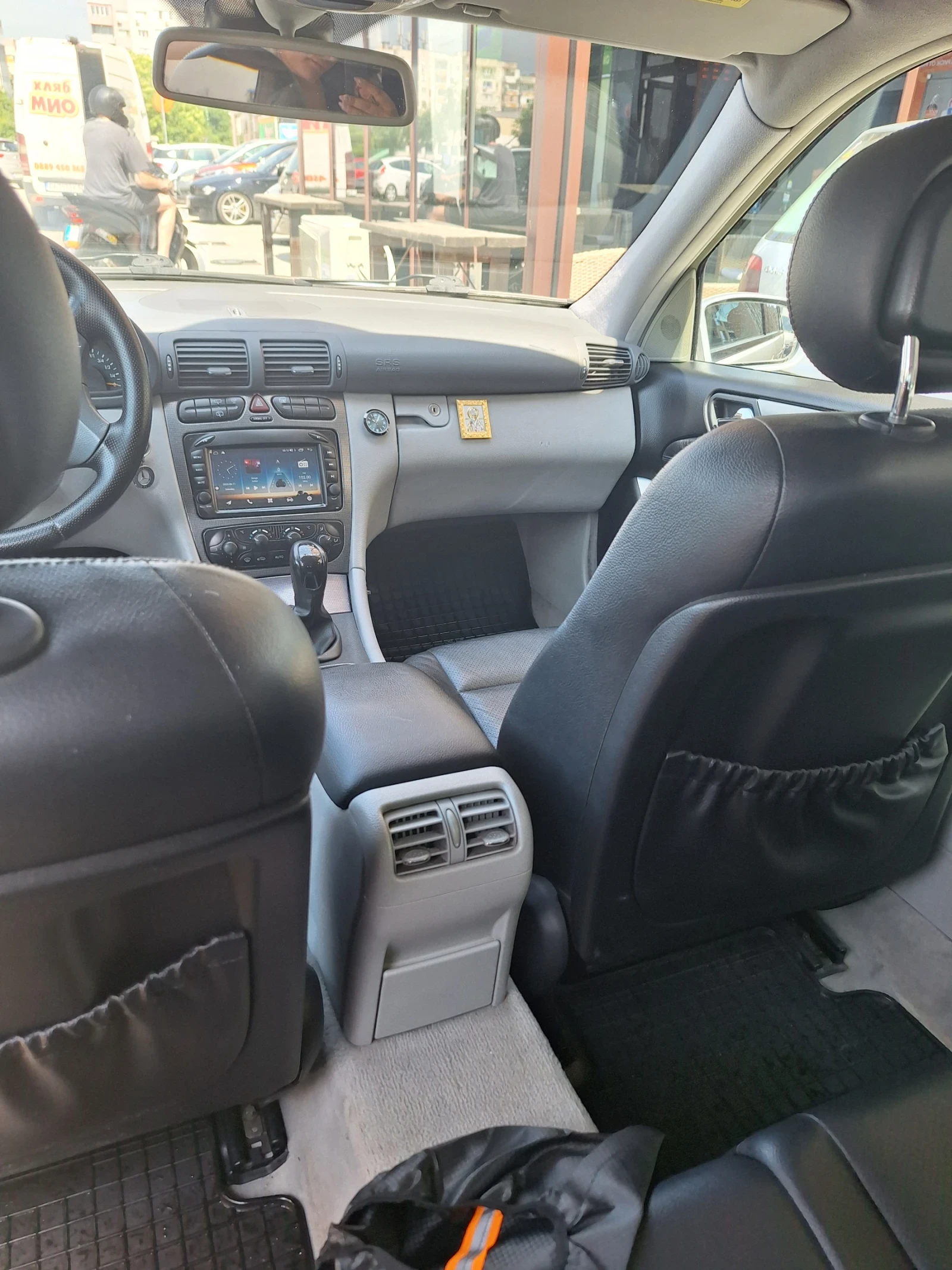 Mercedes-Benz C 200, снимка 4 - Автомобили и джипове - 54798466