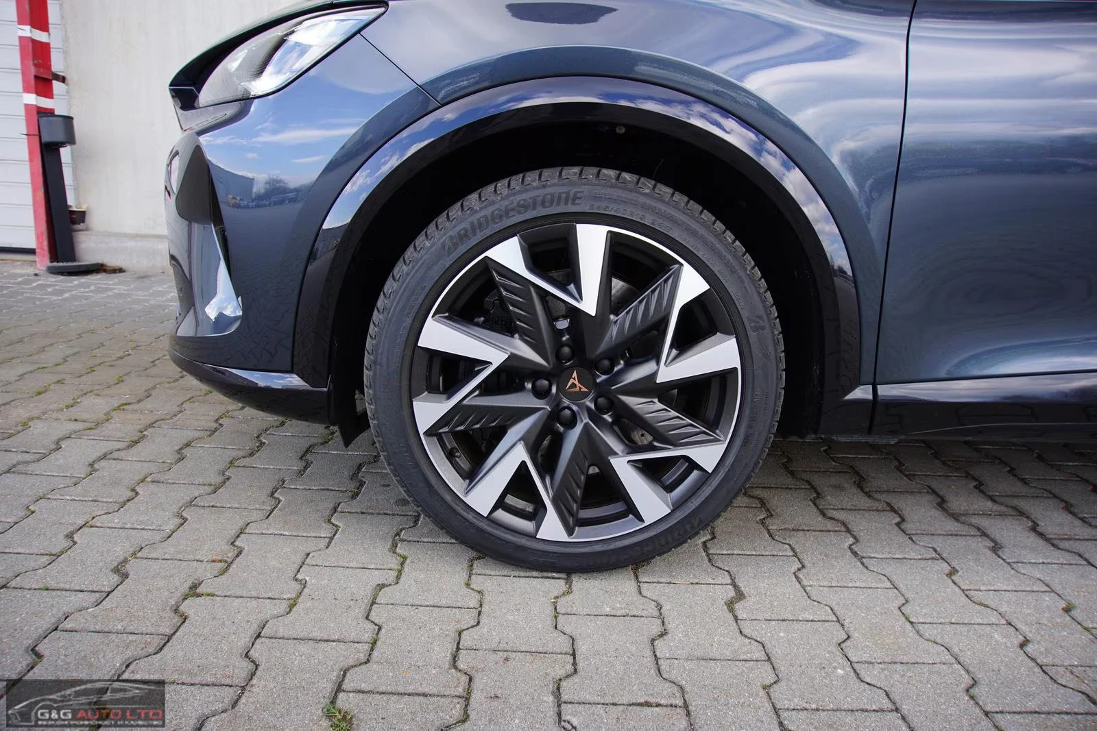 Cupra Formentor 2.0TSI/333HP/VZ/4DRIVE/PANO/CAM/MEMO/CPLAY/386q, снимка 4 - Автомобили и джипове - 54823530