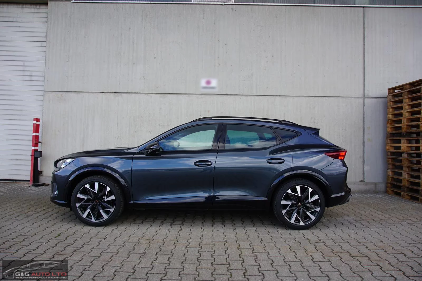 Cupra Formentor 2.0TSI/333HP/VZ/4DRIVE/PANO/CAM/MEMO/CPLAY/386q, снимка 3 - Автомобили и джипове - 54823530