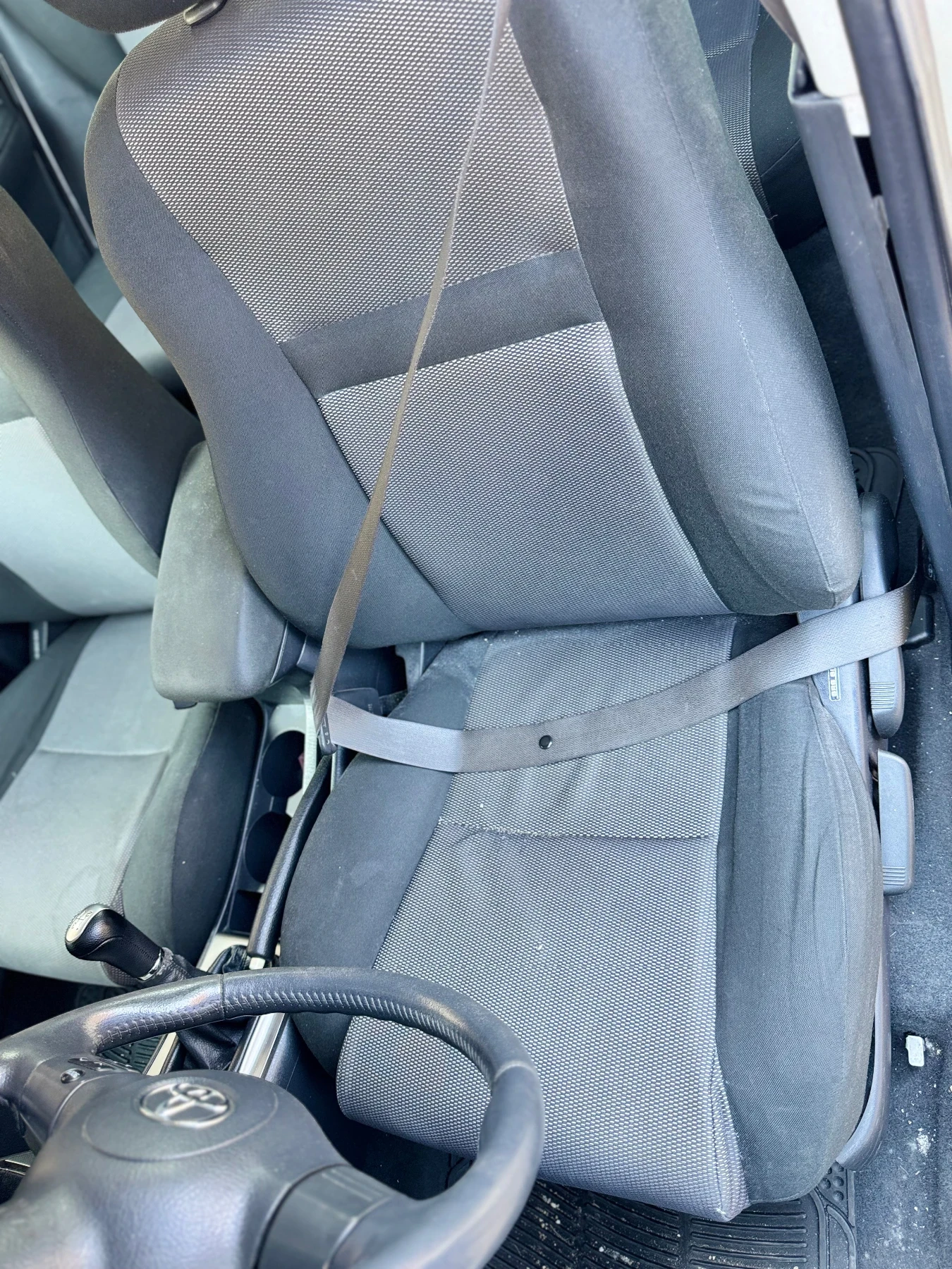 Toyota Corolla D-4D, снимка 9 - Автомобили и джипове - 55771949