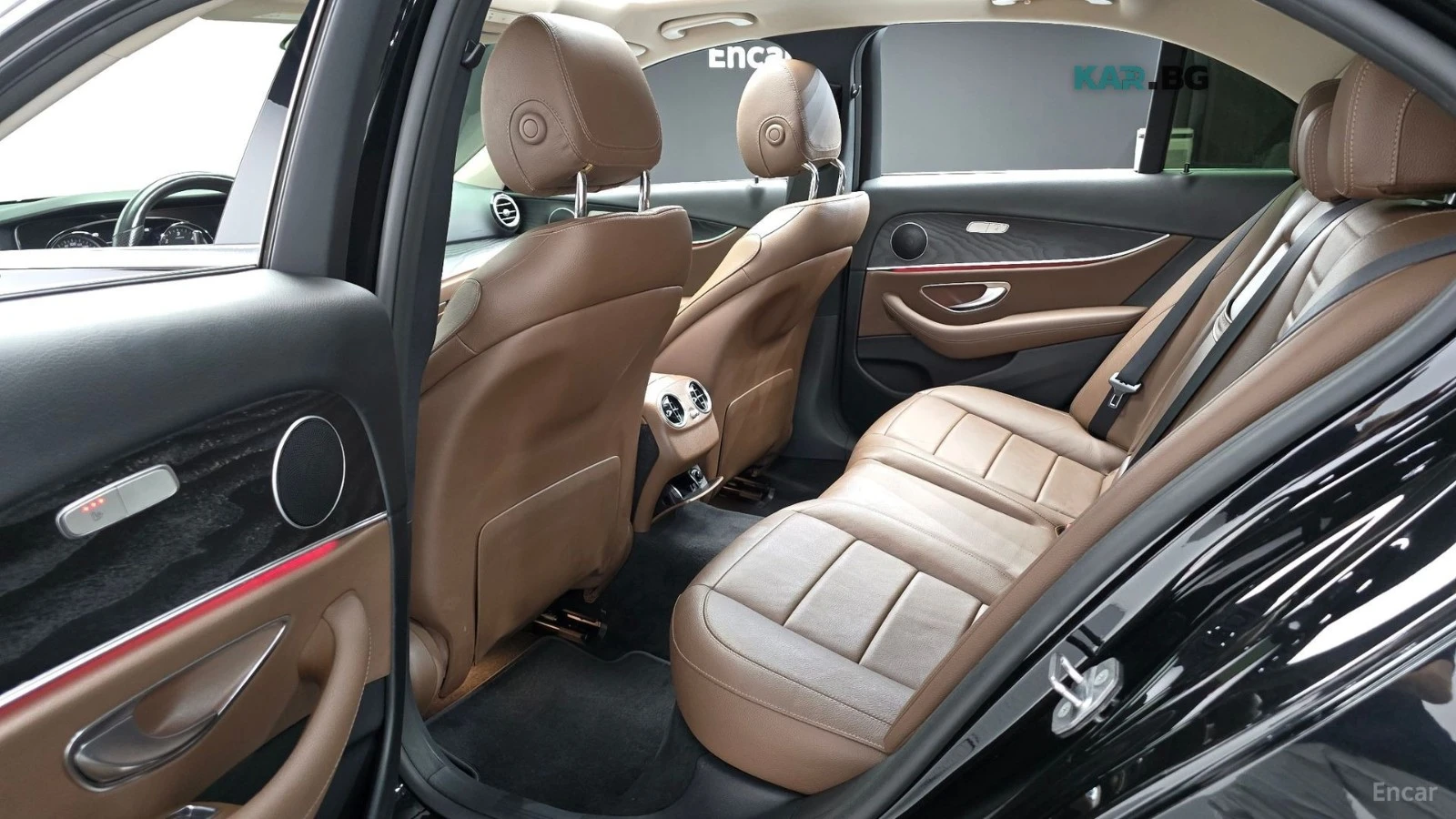 Mercedes-Benz E 220 4MATIC AVANGARDE* HUD* КОЖА* НАВИ* ПАНО, снимка 9 - Автомобили и джипове - 55832602