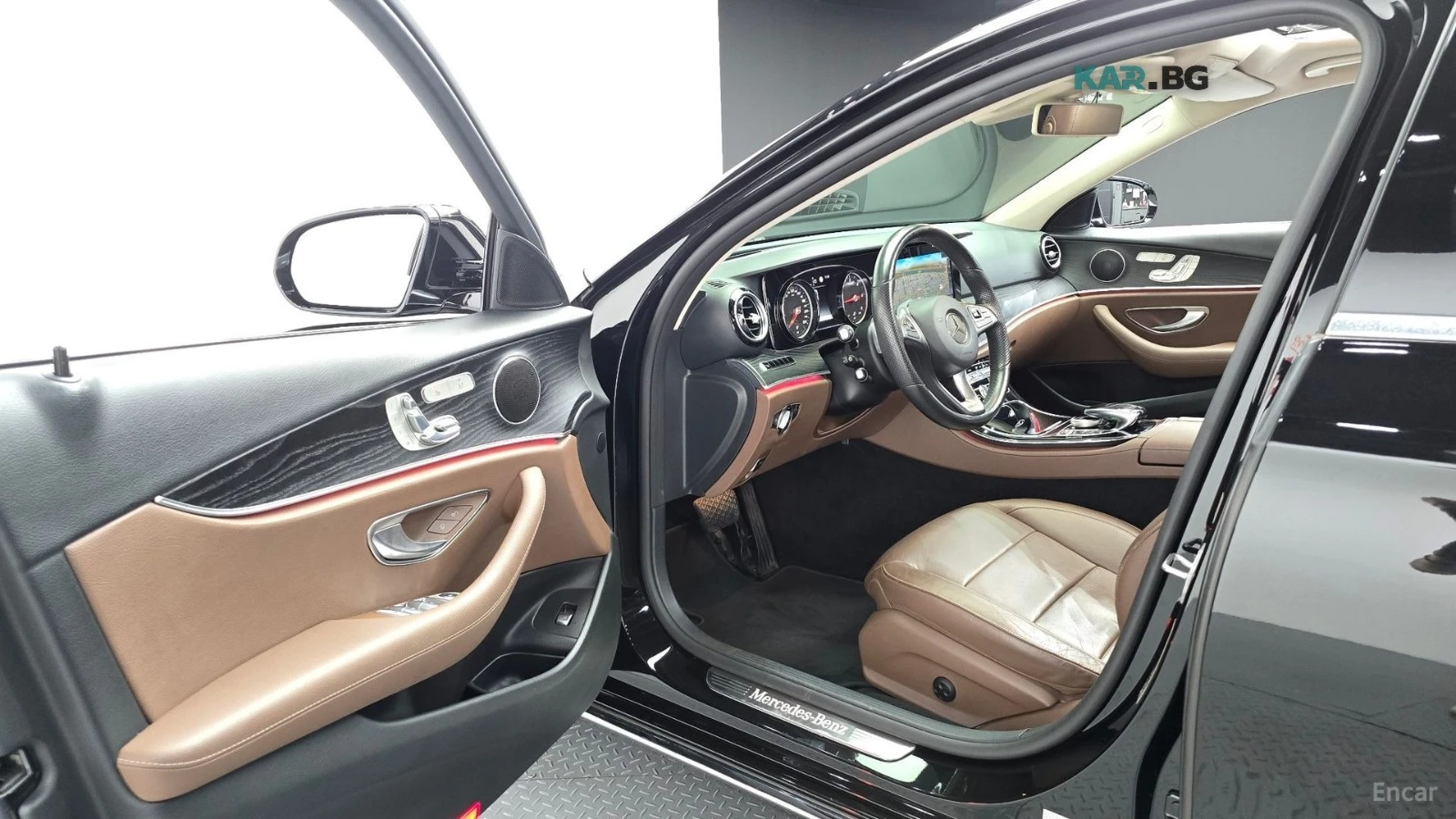 Mercedes-Benz E 220 4MATIC AVANGARDE* HUD* КОЖА* НАВИ* ПАНО, снимка 8 - Автомобили и джипове - 55832602