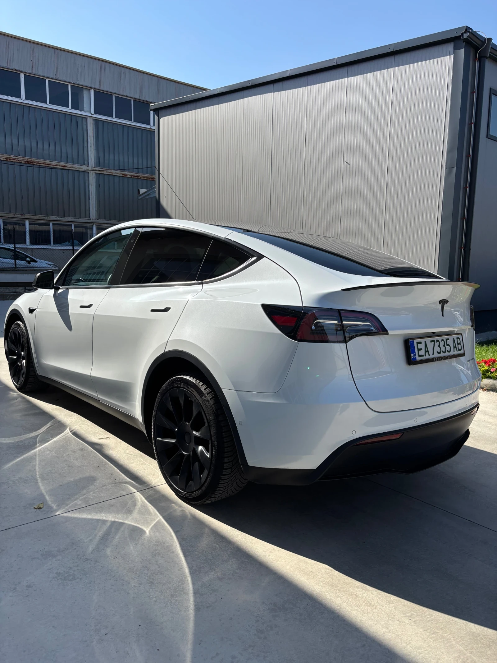 Tesla Model Y Long Range* dualmotor* европейска* AWD* 475кс., снимка 3 - Автомобили и джипове - 55892018
