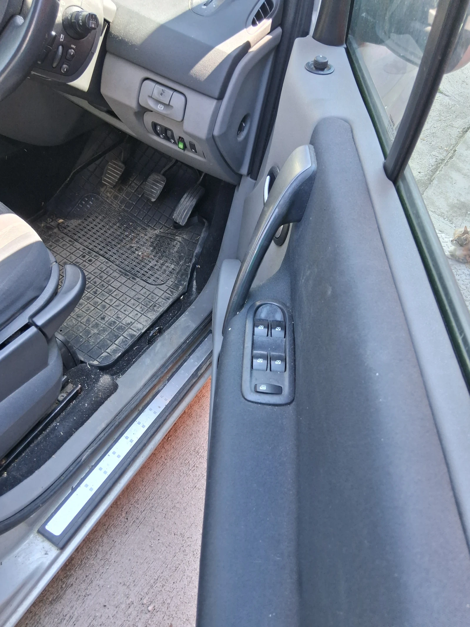 Renault Megane, снимка 8 - Автомобили и джипове - 55937794