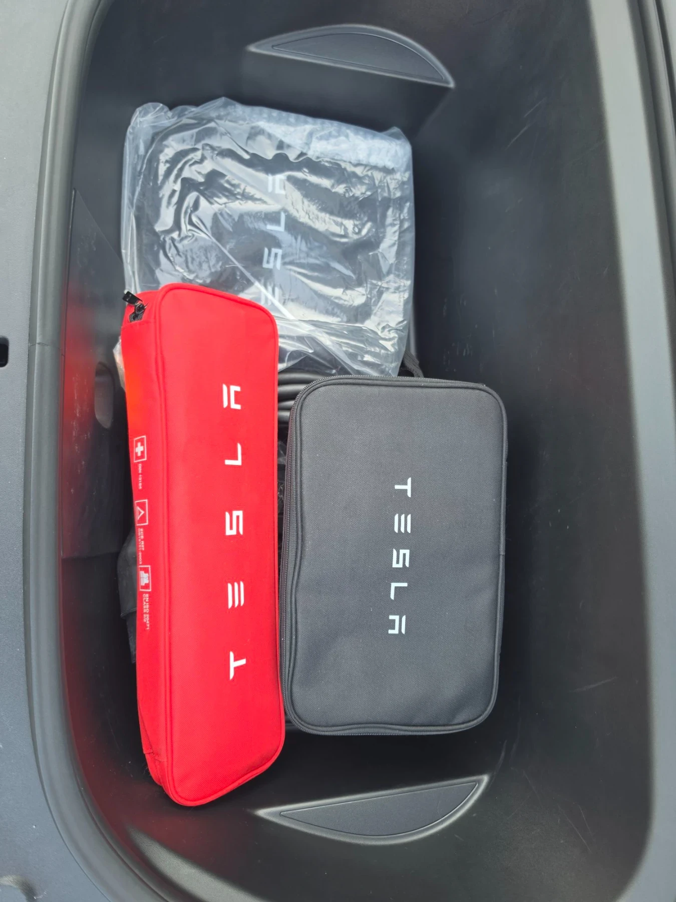 Tesla Model Y Long Range AWD Теглич, снимка 12 - Автомобили и джипове - 55950726