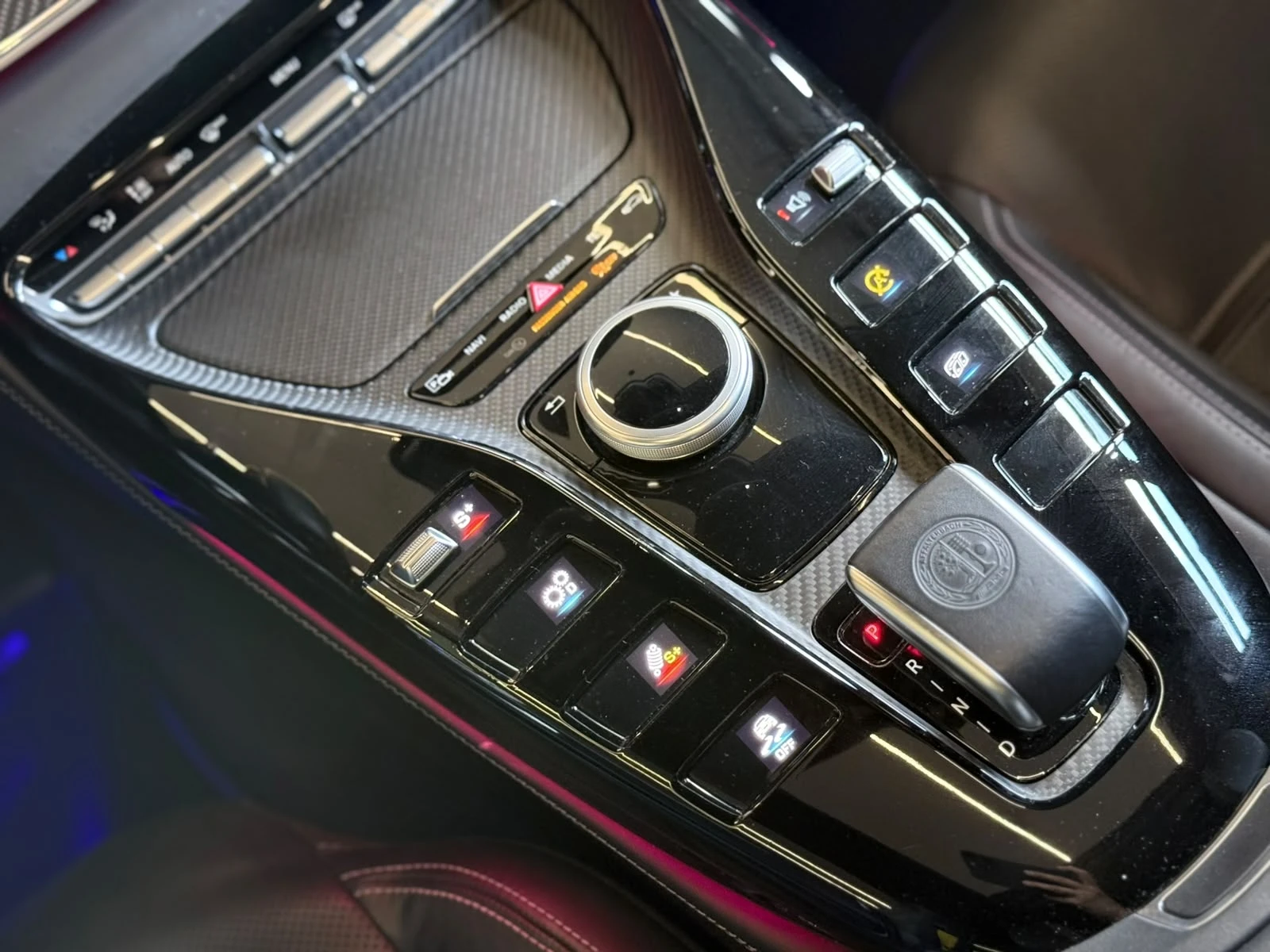 Mercedes-Benz AMG GT 53 AMG* Aeropack* FULL* 4M* Burmester* H&U* ЛИЗИНГ, снимка 14 - Автомобили и джипове - 56214433