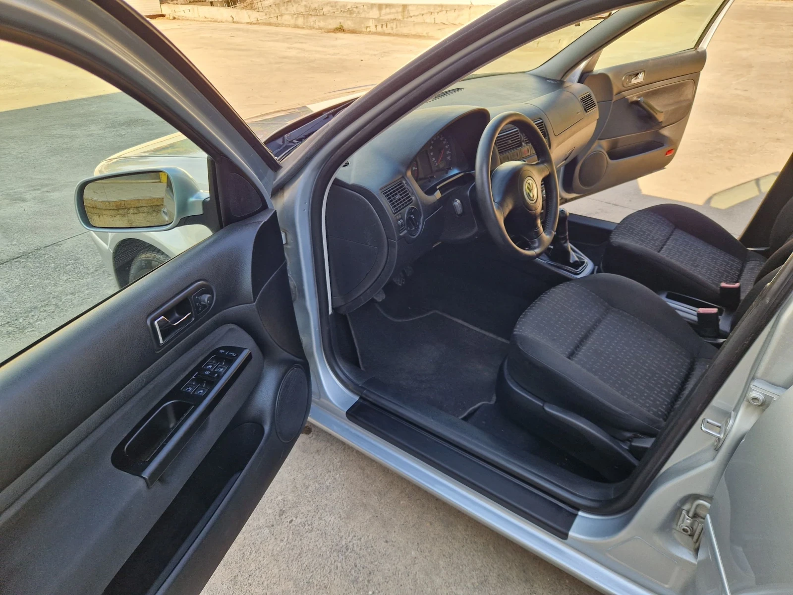 VW Golf 1.9TDI 90�.�. | Mobile.bg � ����������� 10