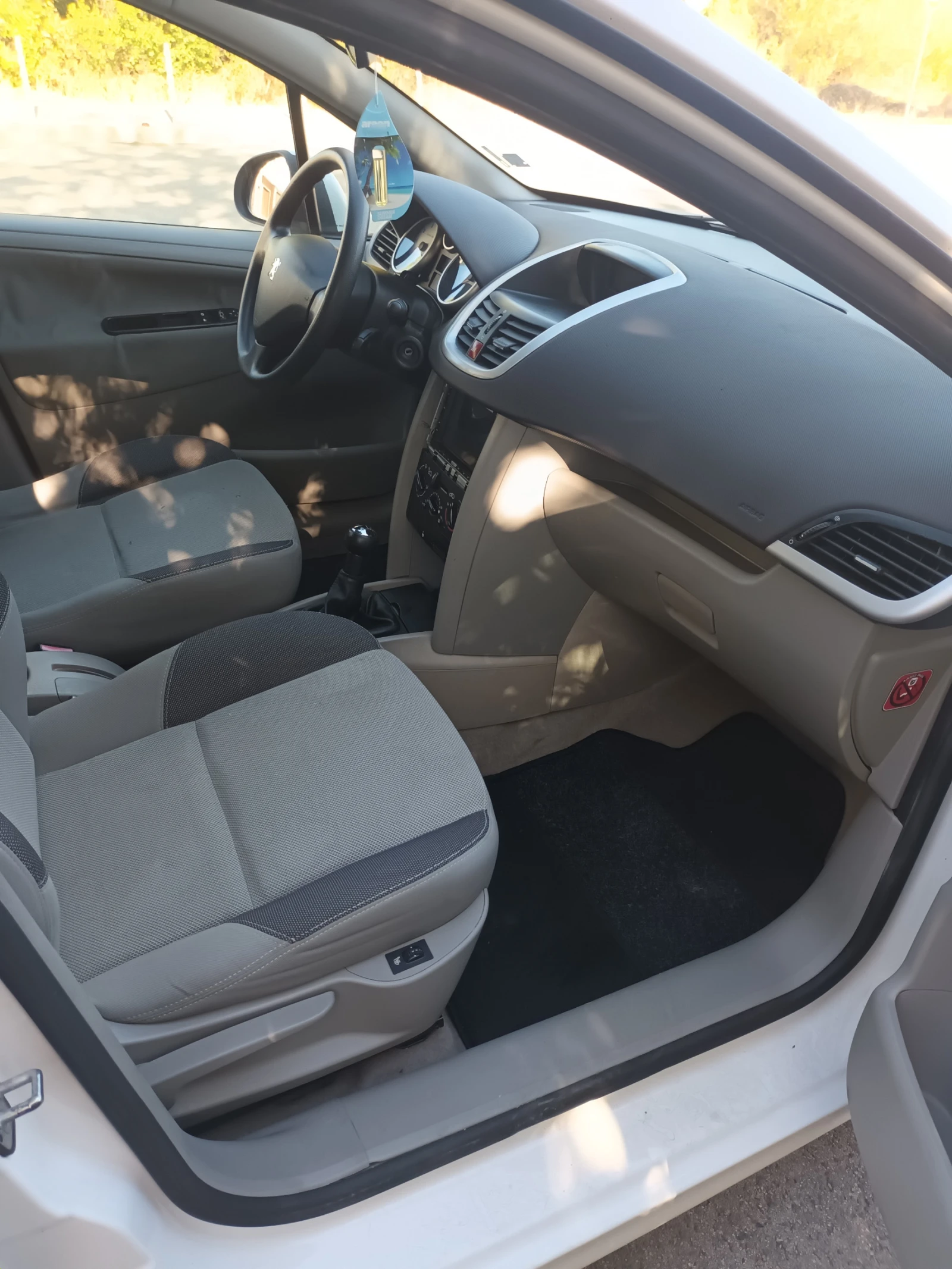 Peugeot 207, снимка 5 - Автомобили и джипове - 56733315