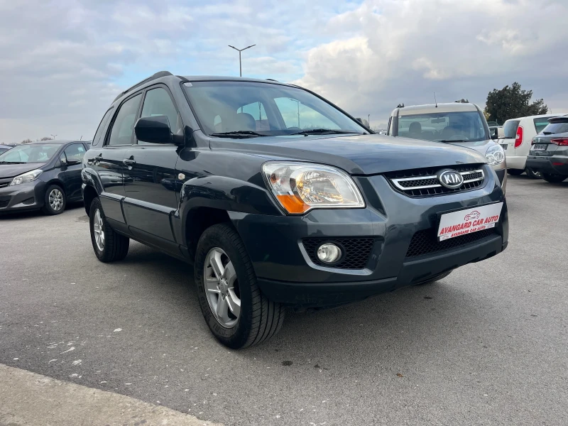 Kia Sportage 2.0i 4x4, снимка 3 - Автомобили и джипове - 47993443