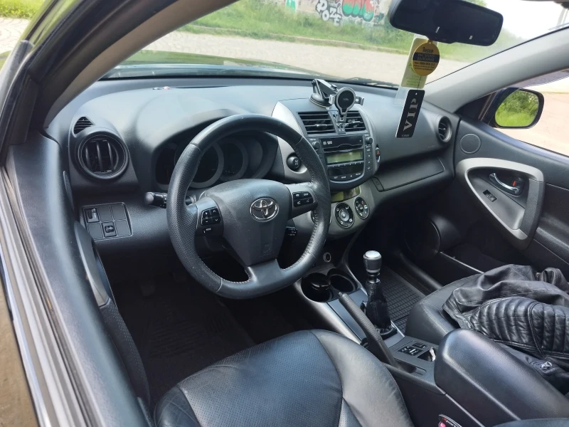 Toyota Rav4, снимка 16 - Автомобили и джипове - 48569934