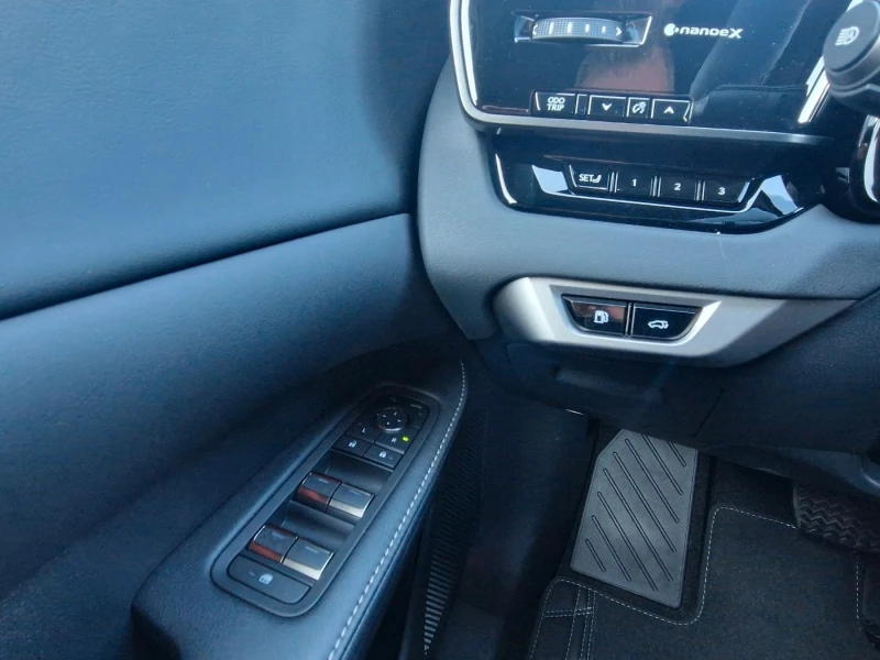 Lexus RX 400h * E-FOUR* PANO* LED* DISTR* 360CAM* , снимка 6 - Автомобили и джипове - 50189820