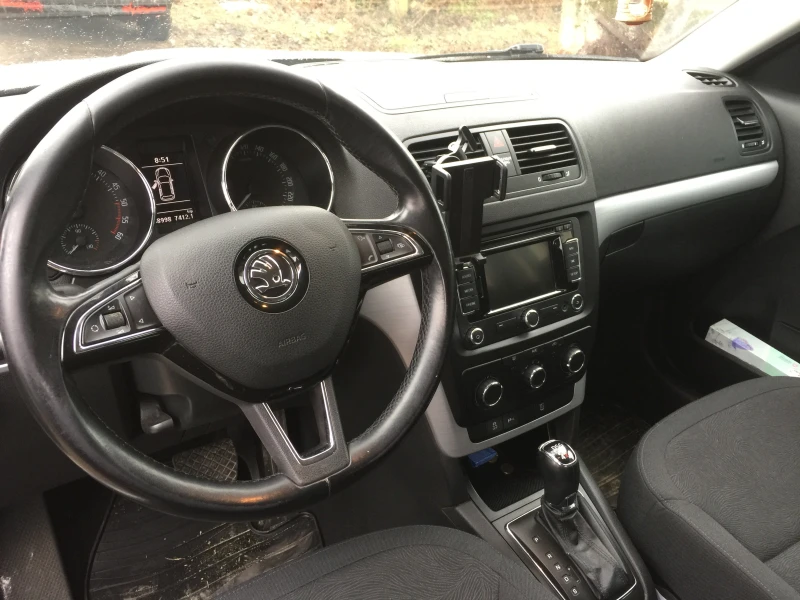 Skoda Yeti 2.0 tdci, снимка 5 - Автомобили и джипове - 51607470