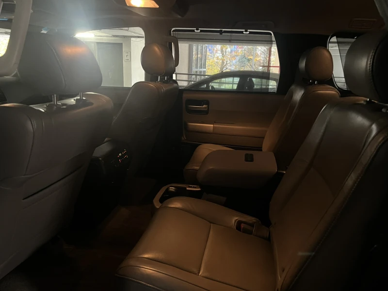 Toyota Sequoia Platinum 5.7 V8 4x4, снимка 8 - Автомобили и джипове - 52369890