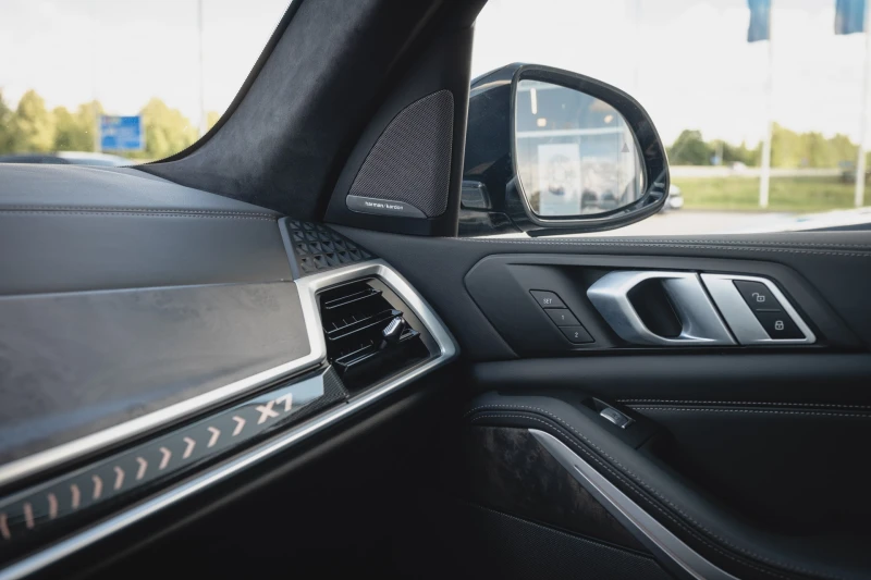 BMW X7 40d xDrive M Pack, снимка 11 - Автомобили и джипове - 52827011