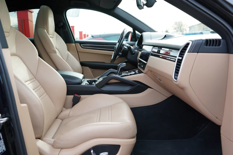 Porsche Cayenne S COUPE* PANO* KEYLESS* HEAD UP* EXCLUSIVE* CARBON, снимка 15 - Автомобили и джипове - 52824874