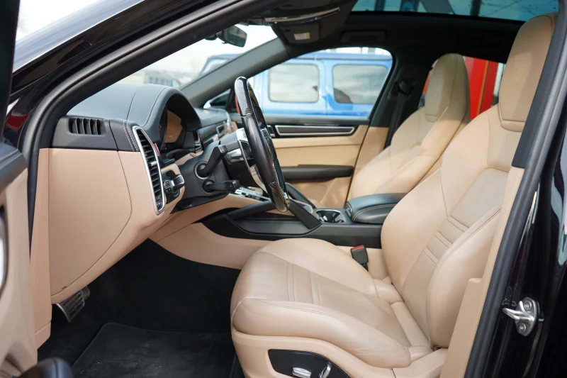 Porsche Cayenne S COUPE* PANO* KEYLESS* HEAD UP* EXCLUSIVE* CARBON, снимка 8 - Автомобили и джипове - 52824874