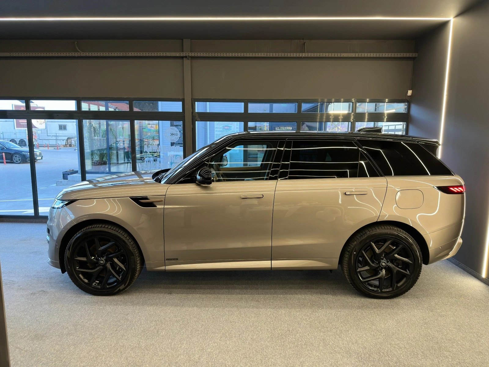 Land Rover Range Rover Sport Autobiography 3.0* 510 AWD - изображение 2