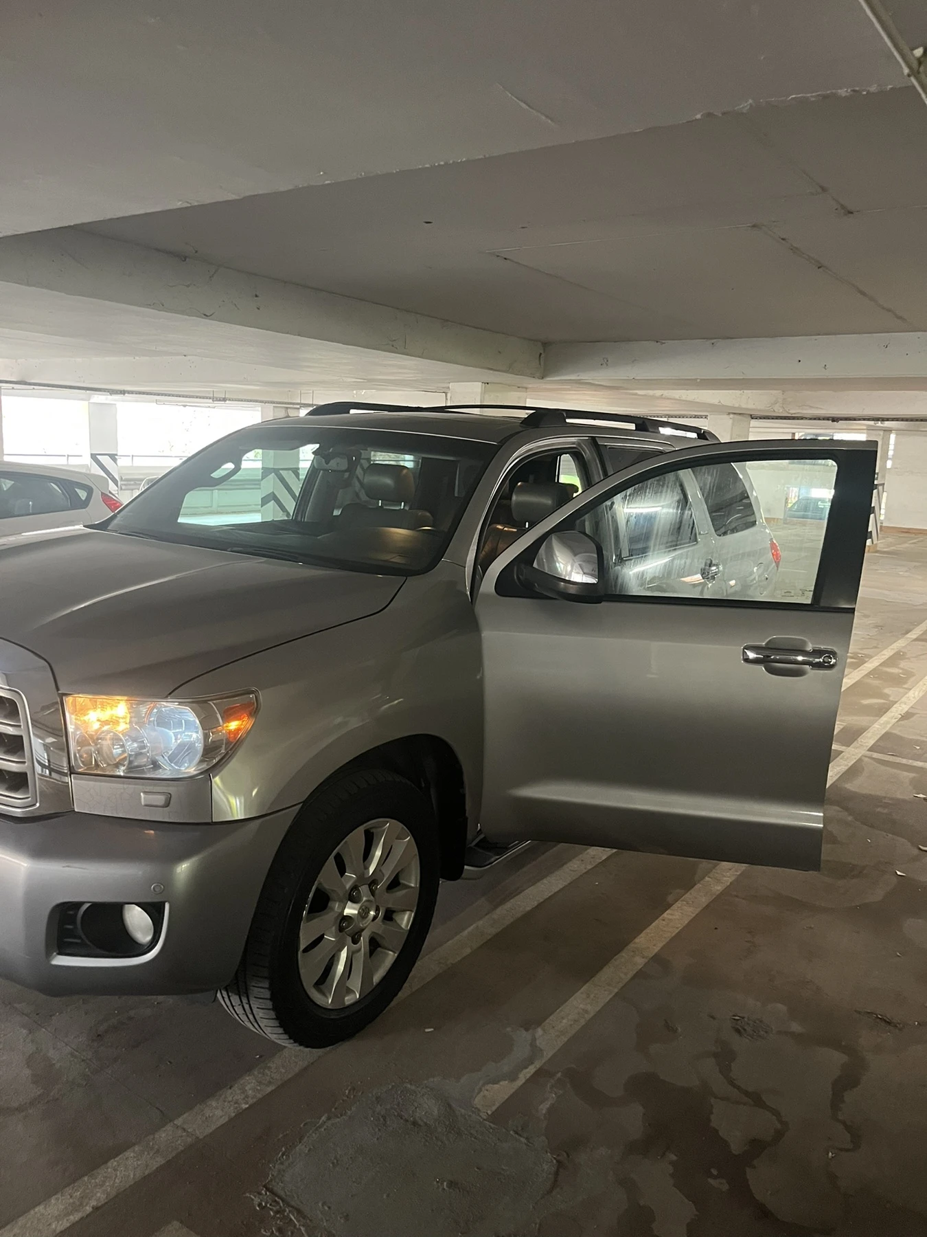 Toyota Sequoia Platinum 5.7 V8 4x4 | Mobile.bg   2