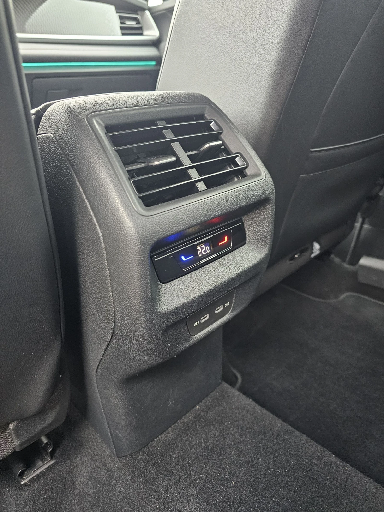 VW Tayron 1.5 eTSI Life 7седалки IQ.LIGHT-HD-Matrix, снимка 14 - Автомобили и джипове - 53193540