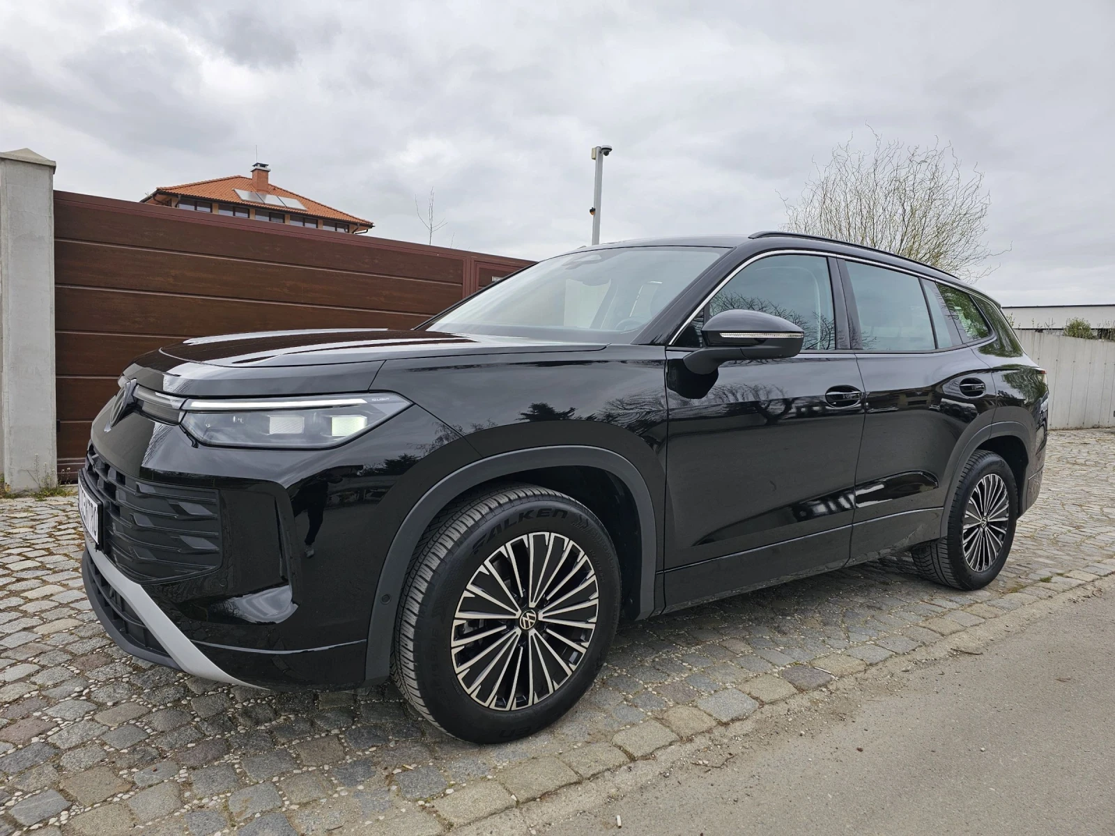 VW Tayron 1.5 eTSI Life 7седалки IQ.LIGHT-HD-Matrix, снимка 3 - Автомобили и джипове - 53193540