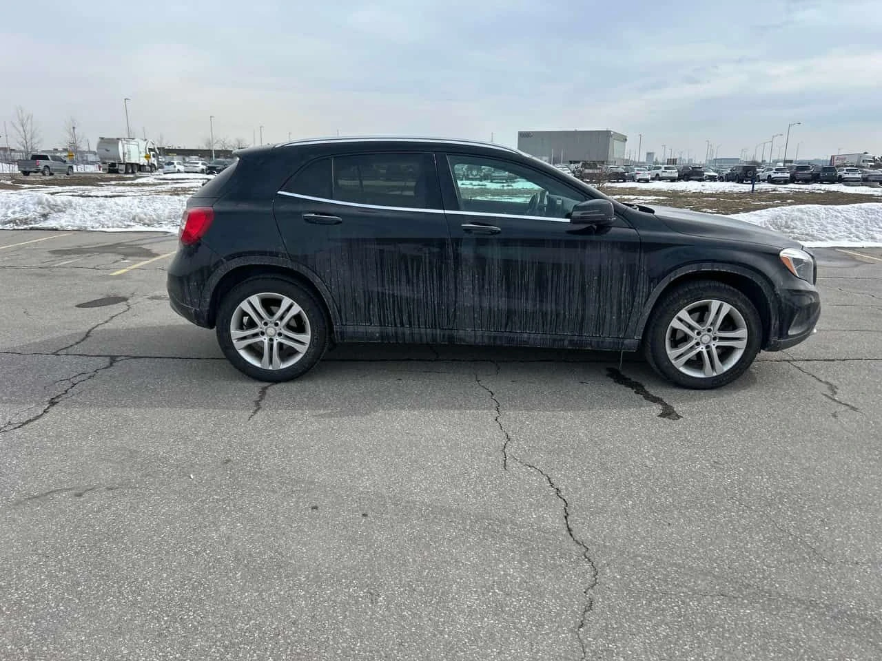 Mercedes-Benz GLA 250 CARFAX/ПАНОРАМА/ПОДГРЕВИ, снимка 4 - Автомобили и джипове - 54005536