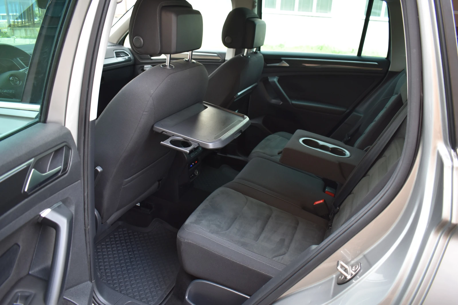 VW Tiguan 2.0TDI= 4MOTION= FACELIFT= VIRTUAL= DSG= MATRIX= , снимка 12 - Автомобили и джипове - 54240256