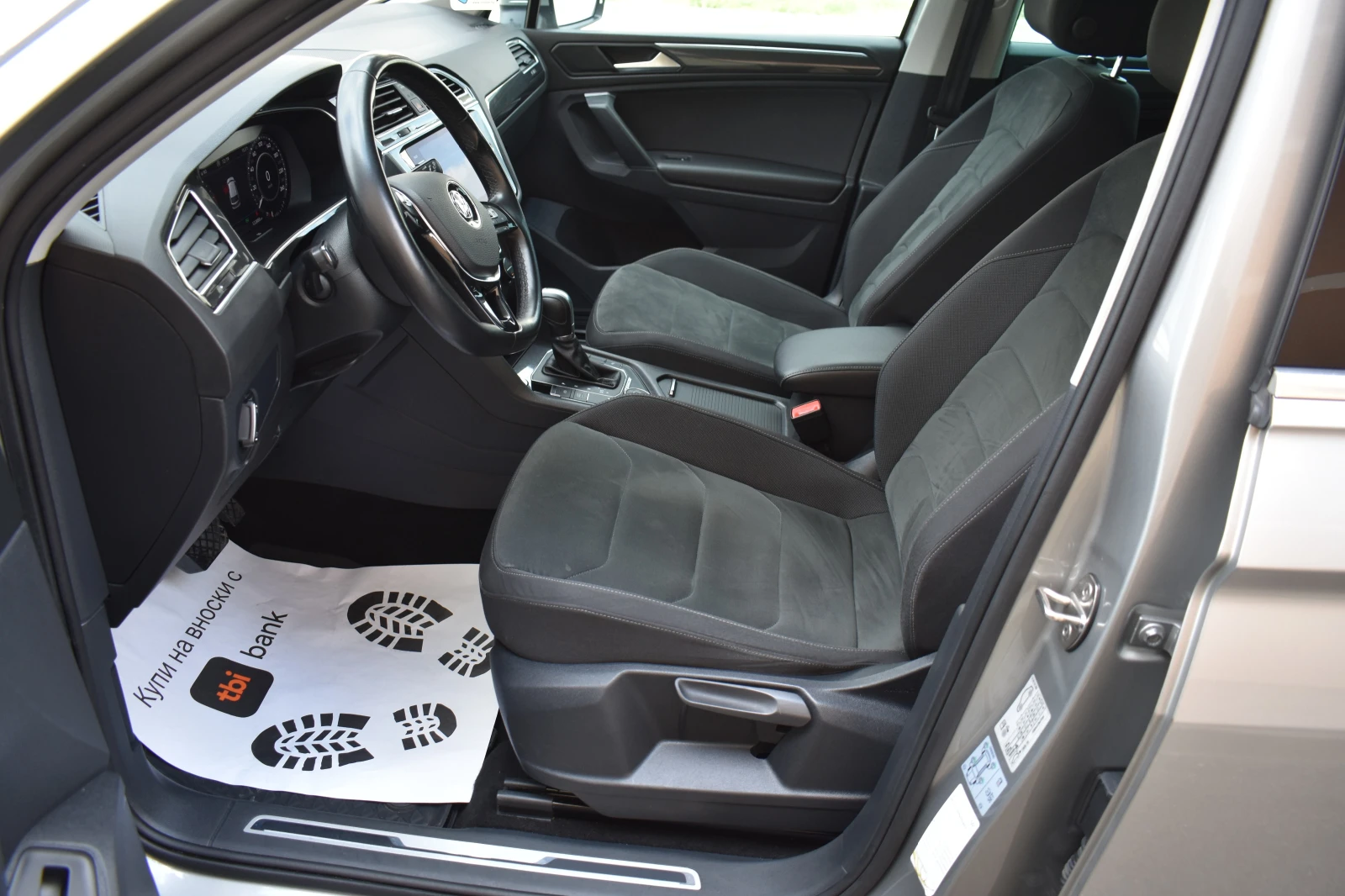 VW Tiguan 2.0TDI= 4MOTION= FACELIFT= VIRTUAL= DSG= MATRIX= , снимка 9 - Автомобили и джипове - 54240256